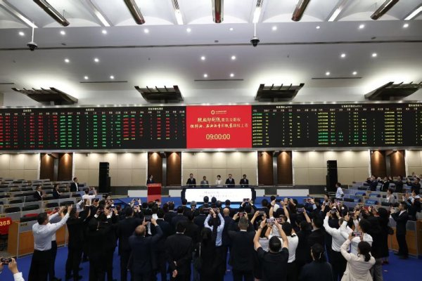 免息配资炒股 财经深一度丨同日“上新”5个品种！我国期货风险管理工具加速完善